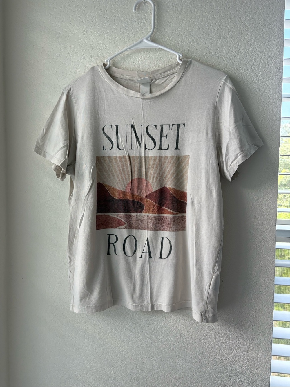 H&M Cream Graphic 'Sunset Road' Tee